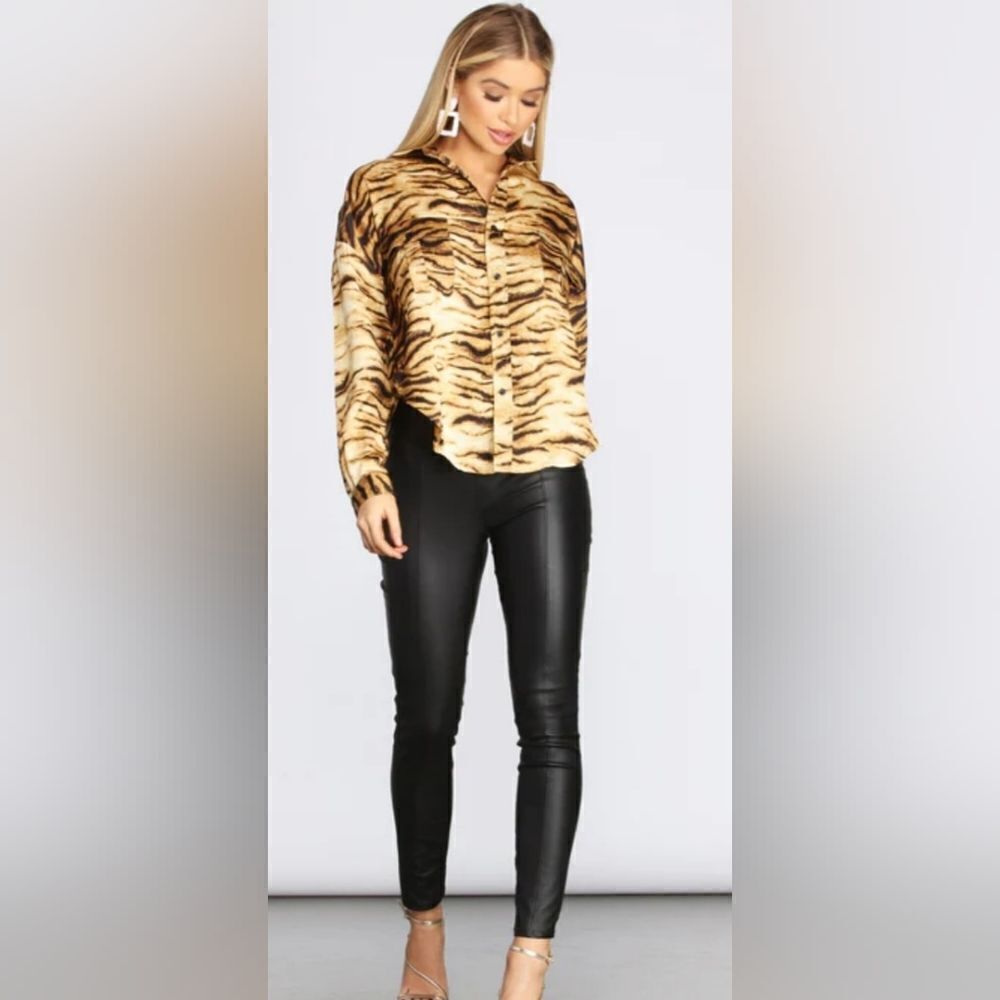 Signature 8 zebra print top - Picture 3 of 10